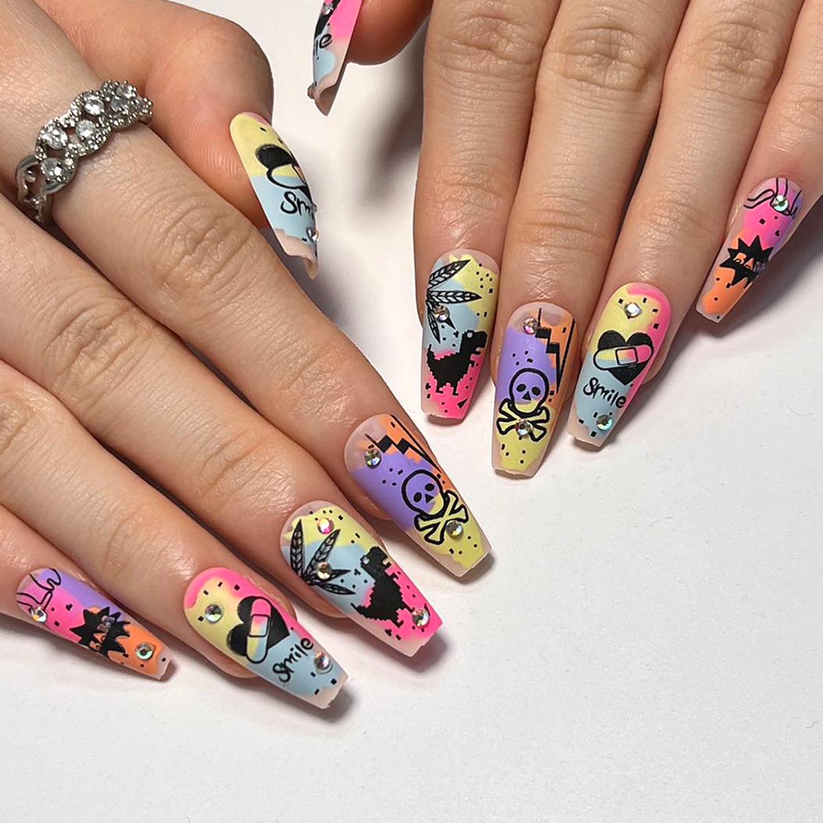 Detachable Rhinestone Skull Graffiti Fake Nails - Long, Charming Heart Nail Art Tips