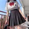 Plissert japansk skjørt med høyt liv og skoleuniform med skjortesett