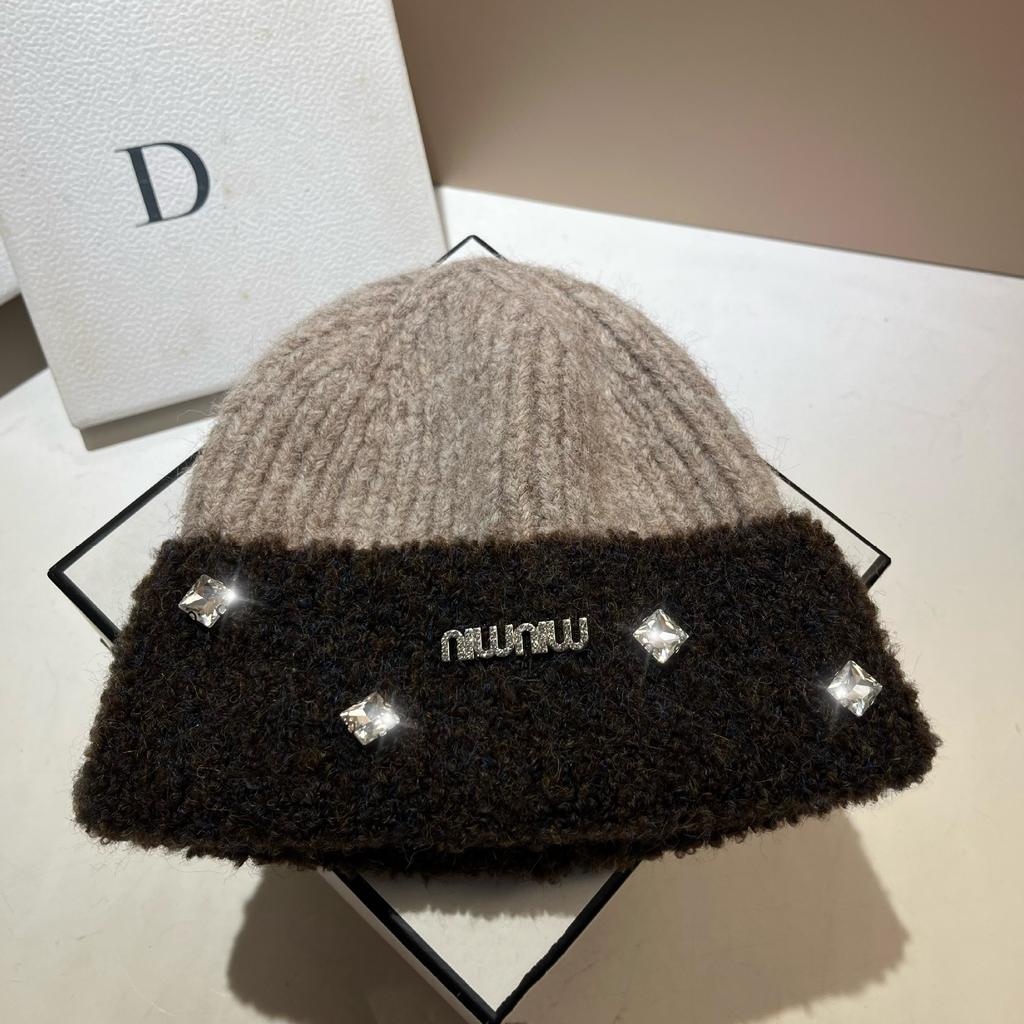 French Light Luxury Niche Rhinestone Min Color Matching Wool Hat, Winter Celebrity Wool Blended Knitted Hat