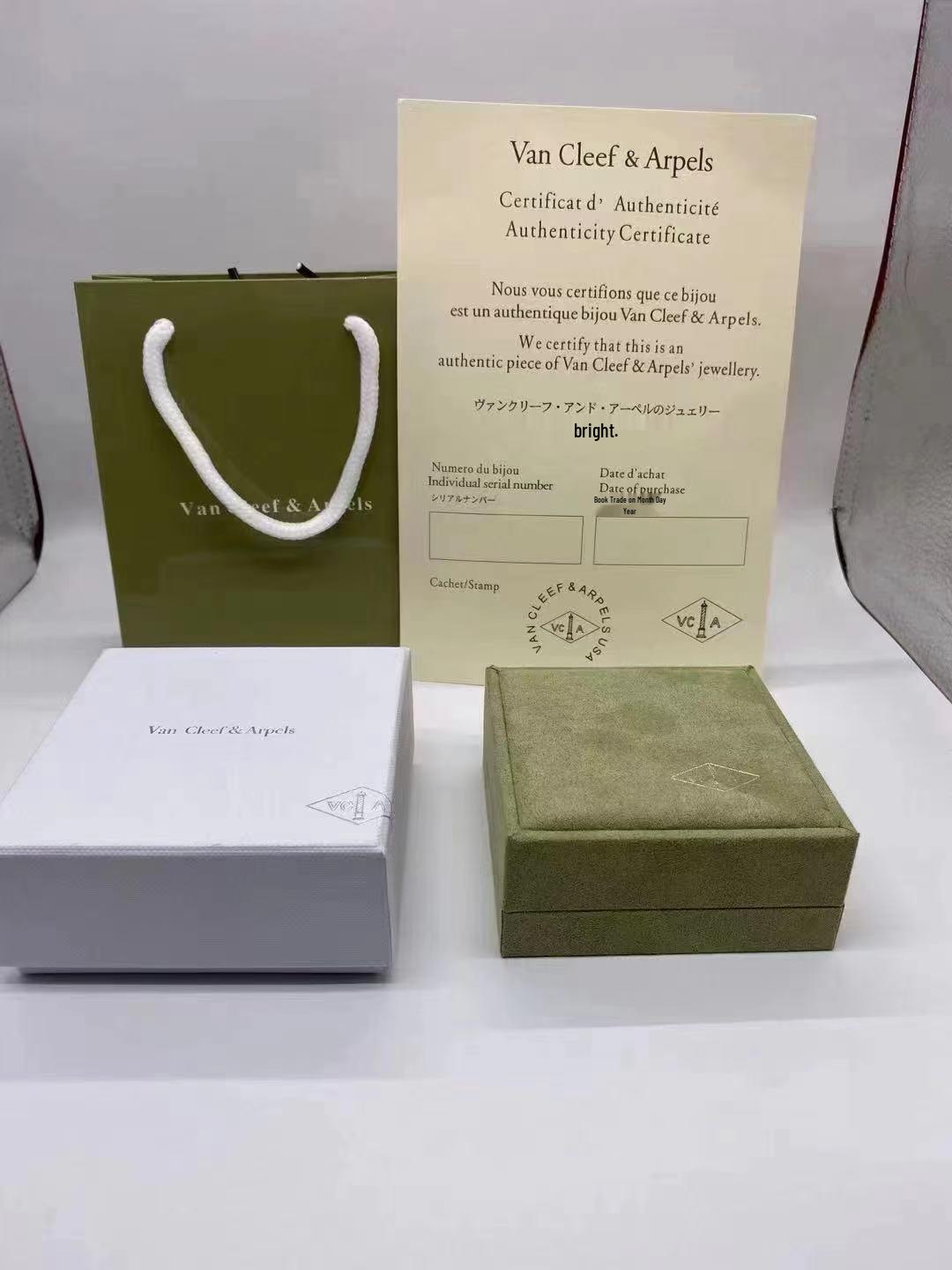 

18K Gold Plated Four-Leaf Clover Necklace with Rose Red Chalcedony, Agate & White Shell Pendant for Women