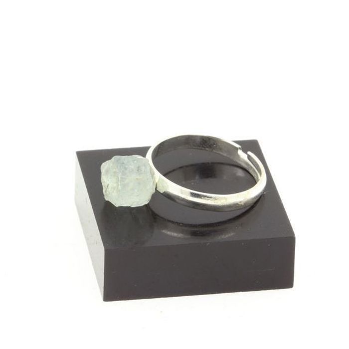 Pierres et Minéraux. Bague Aigue-Marine brut plaqué argent. 10.11 ct. Taille réglable.
