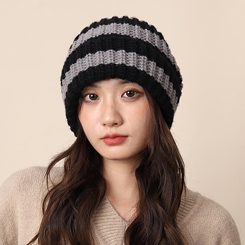 Pile hats autumn and winter lazy wind color matching coarse knitted wool hats women's cold hats men's big head circumference showing small face
