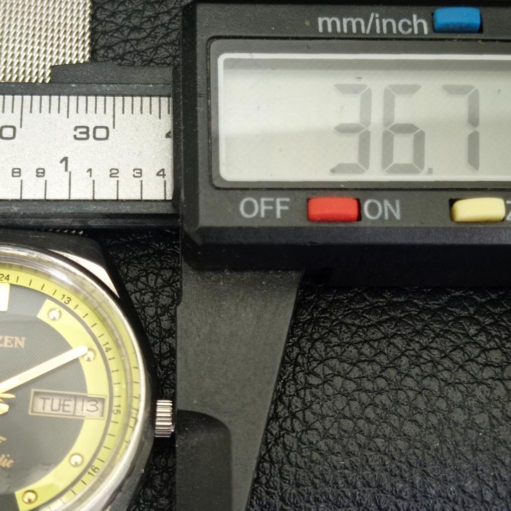 VINTAGE CITIZEN AUTOMATIC 8200 JAPAN MENS BLACK COLOR DIAL WATCH a702761-1 R210-a702761