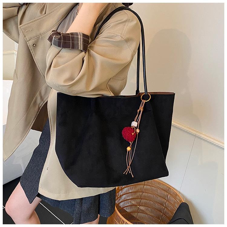 New Suede Commuter Large Capacity Tote Bag 2025 Women's Casual Simple Versatile Ins Shoulder Bag