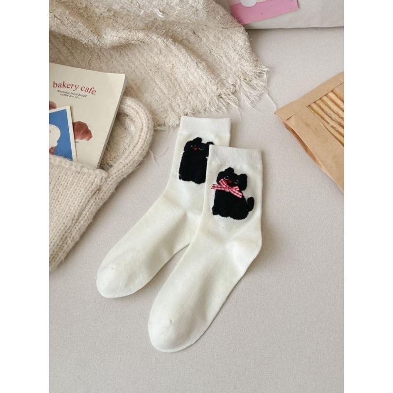

Трехмерные мультяшные носки с щенками для женщин, весенне-осенние бесшовные носки до середины икры, смешные и забавные бесшовные длинные носки 1 pair белый