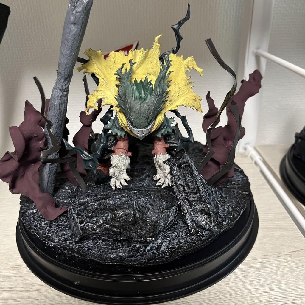 [USED] My Hero Academia Deku figure