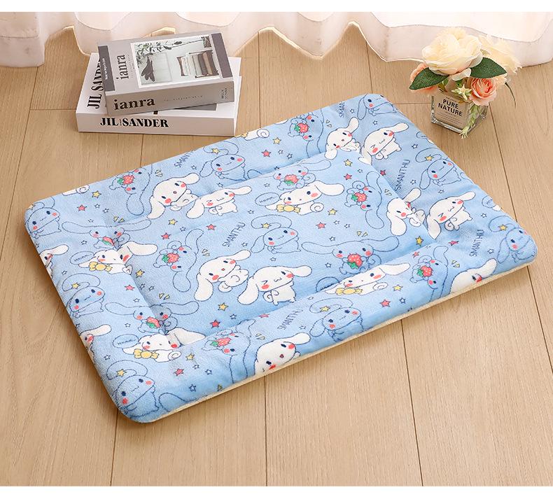 Four Seasons Thickened Plush Pet Mat: Cozy Bed & Blanket for Cats and Dogs
