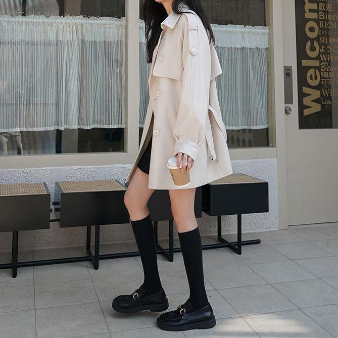 Mid-length Windbreaker for Small Women, Korean Version, Loose, Gentle, Atmospheric, Lace-up, Waist-slimming, Off-white Coat