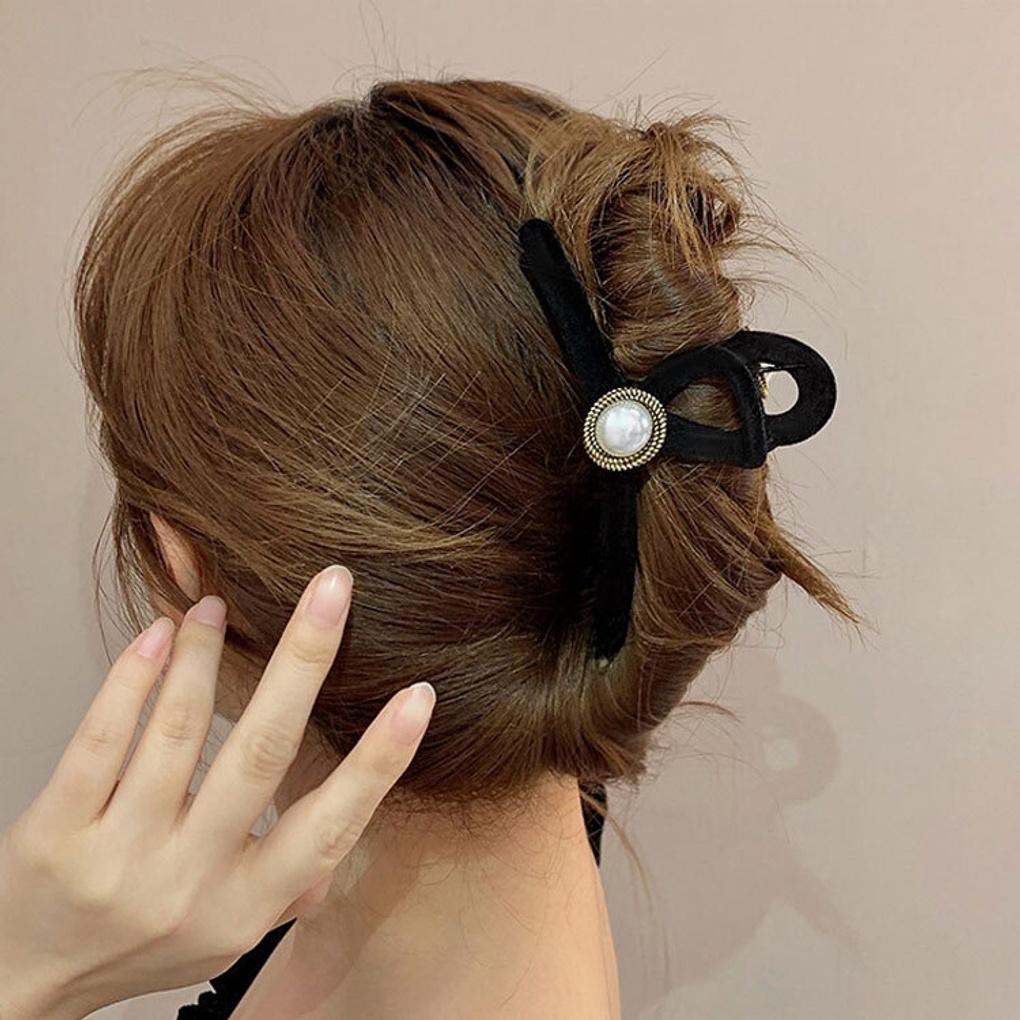 Damen Haarspange aus Wildleder mit Süßwasserperlen