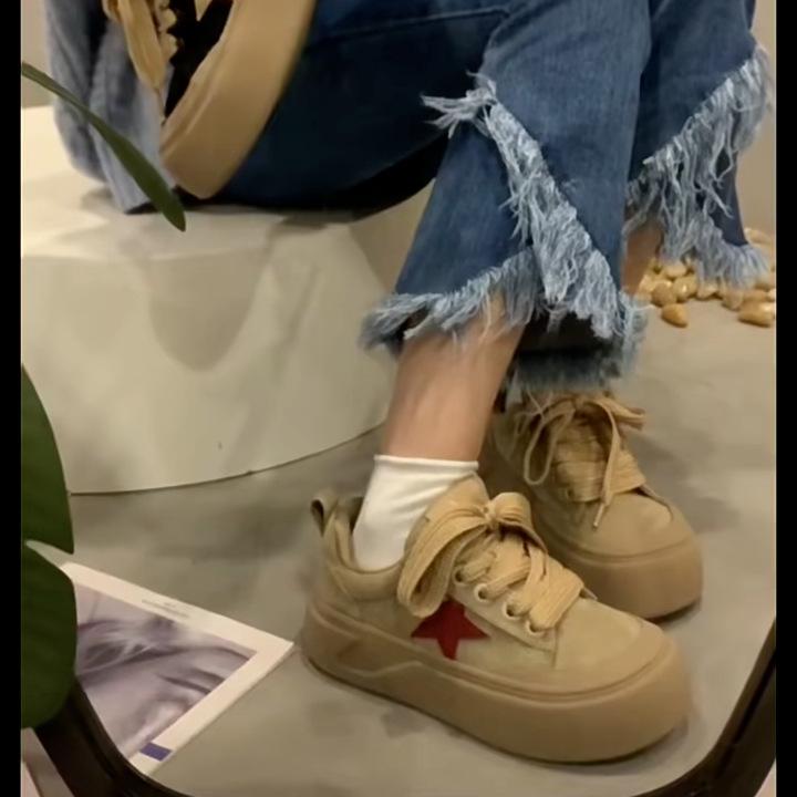 Retro Schuhe mit Plateausohle Damen Neu Frühling und Herbst Lässige Brotschuhe Vielseitige High Street Moral Trainingsschuhe Board Schuhe