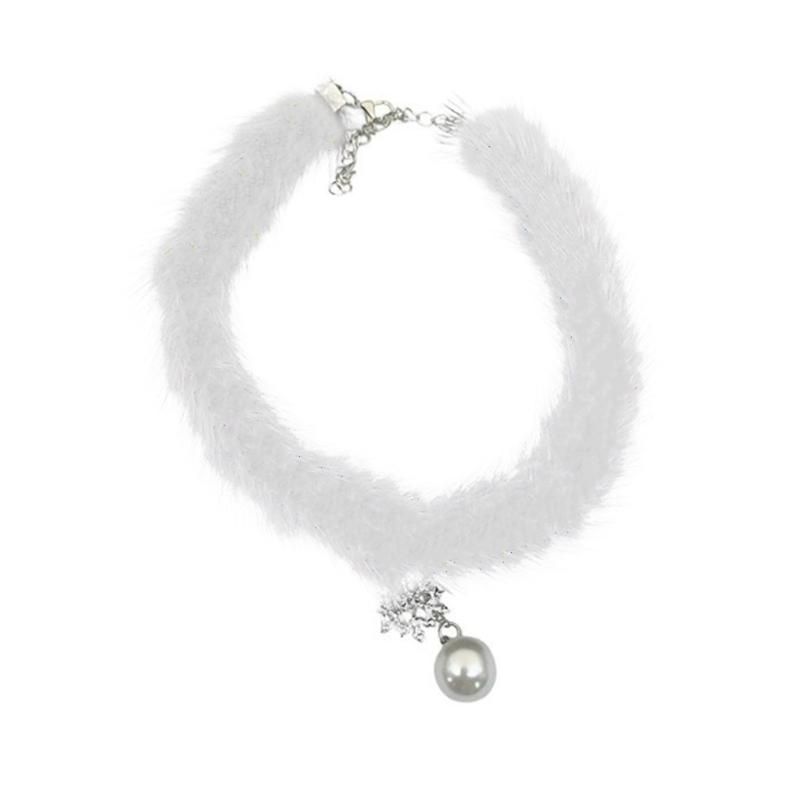 

Unique Necklace Adds Warmth and Elegances to Any Autumn or Winter Outfit Plush Texture Soft Neck Jewelry for Daily Party