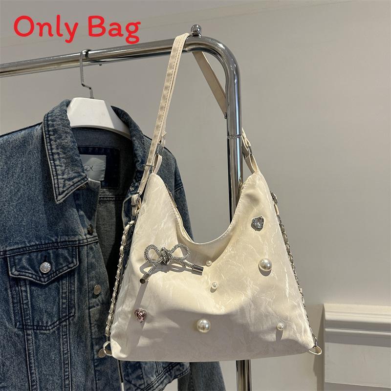 Fashionable Silver Bucket Bag With Pu Material For Daily Use And Street Style Appeal