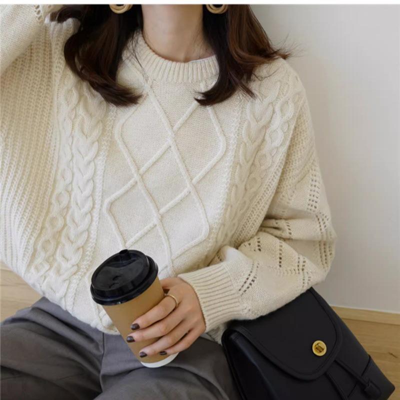 2025 Autumn/Winter Women's 100% Pure Wool Sweater—Round Neck, Warm Diamond Pattern, Classic Versatile Loose Fit