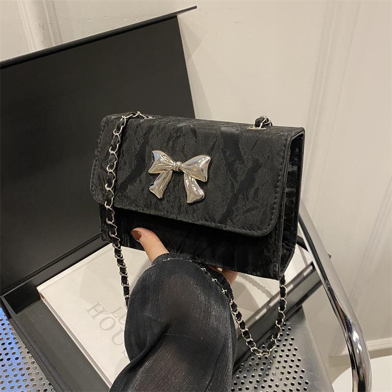 

2025 new fashion versatile messenger bag premium butterfly shoulder bag urban trend Internet celebrity women s armpit bag чёрный