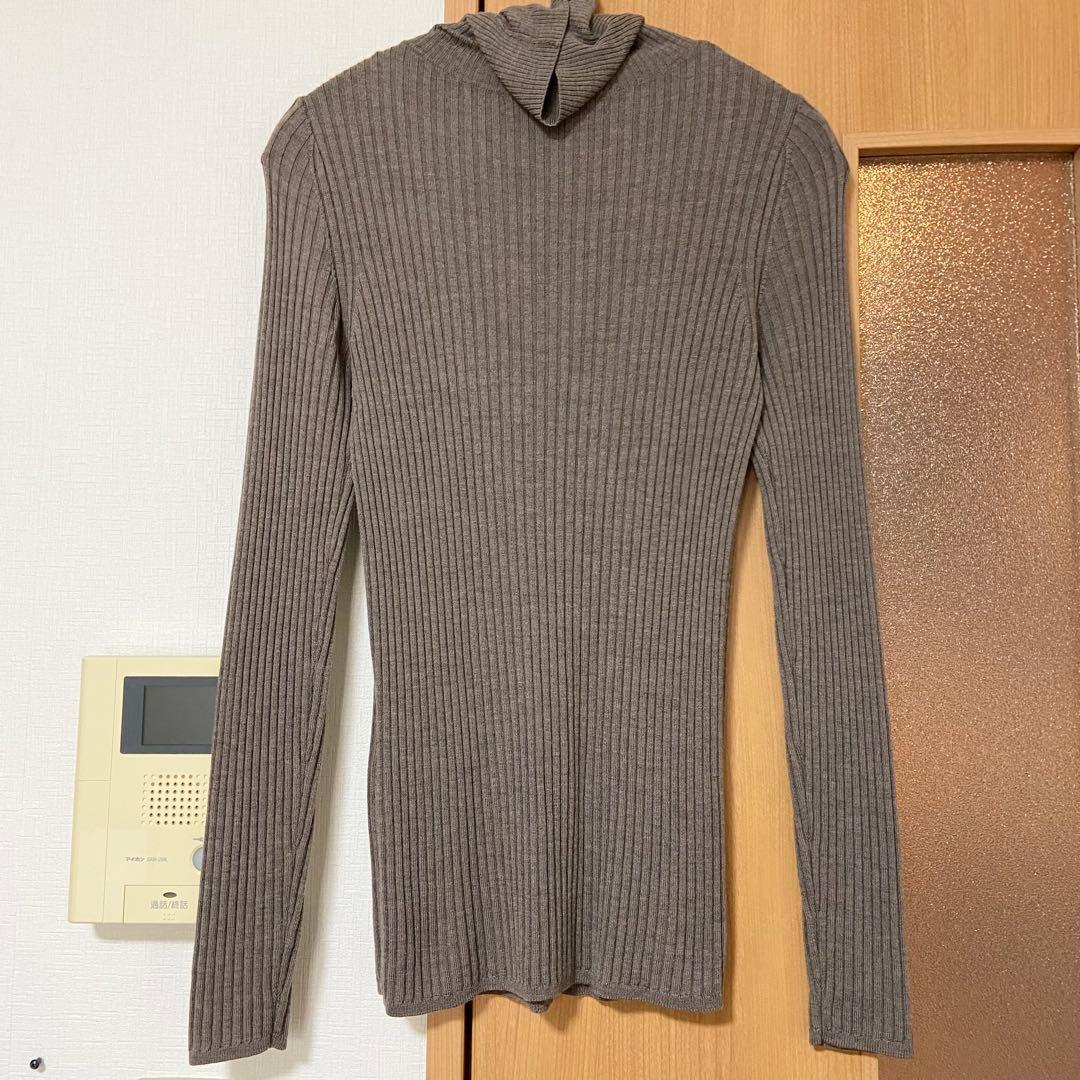Ribbed turtleneck sweater brown