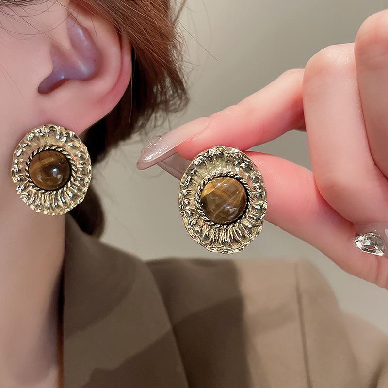Real Gold-Plated Silver Needle Heart-Shaped Freshwater Pearl Earrings, Vintage Chinese Style
