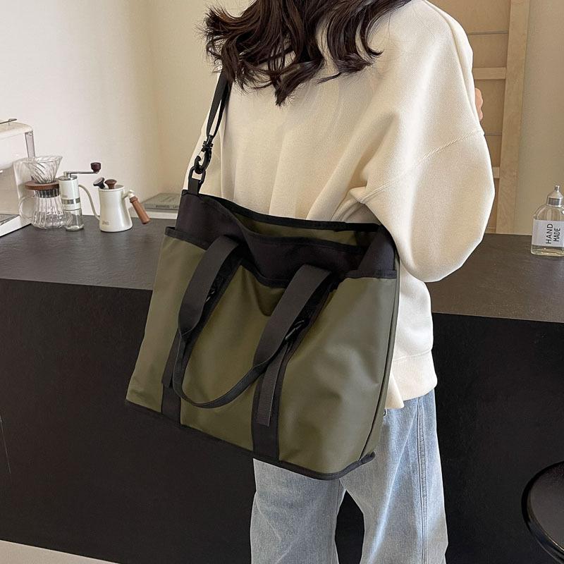 Large capacity shoulder messenger bag men's and women's bags simple fashion casual niche multi-functional versatile shoulder bag