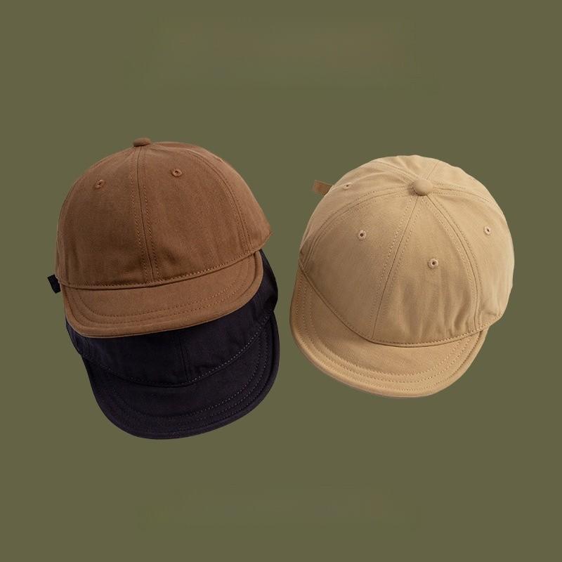 Short Brim Side Smile Baseball Cap With Adjustable Cotton Material For Casual Summer Wear