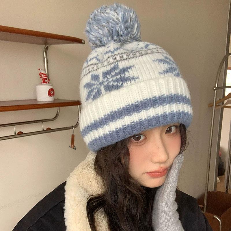 

Autumn and Winter Fair Isle Style Snow Flake Jacquard Knitted Hat Women Fluffy Fur Ball Keep Warmth Ear Protection Knitted Hat