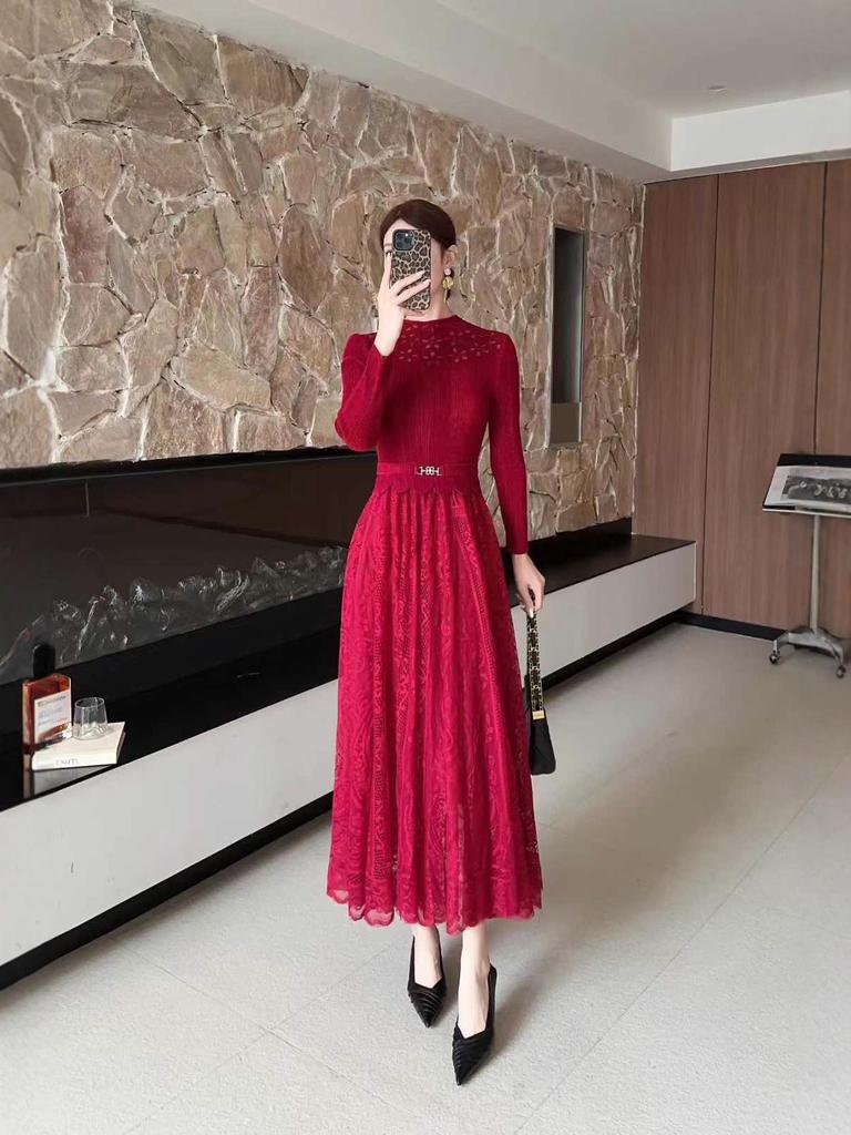Velvet Plus Size Long Dress with Hollow Lace – Elegant, Slimming, and European-American Style