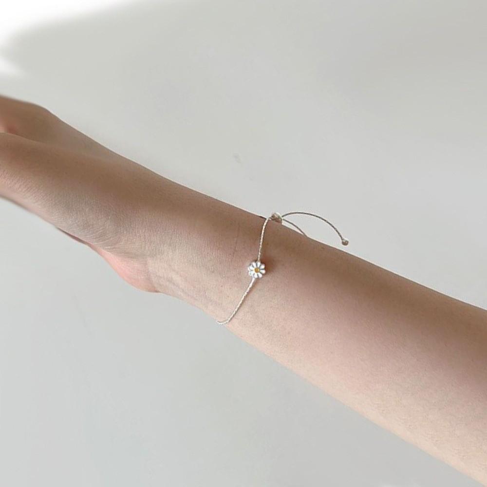 Wristband Women Flower Hand Bracelet Adjustable Friendship Bracelet Sweet Daisy Bracelet  Friends