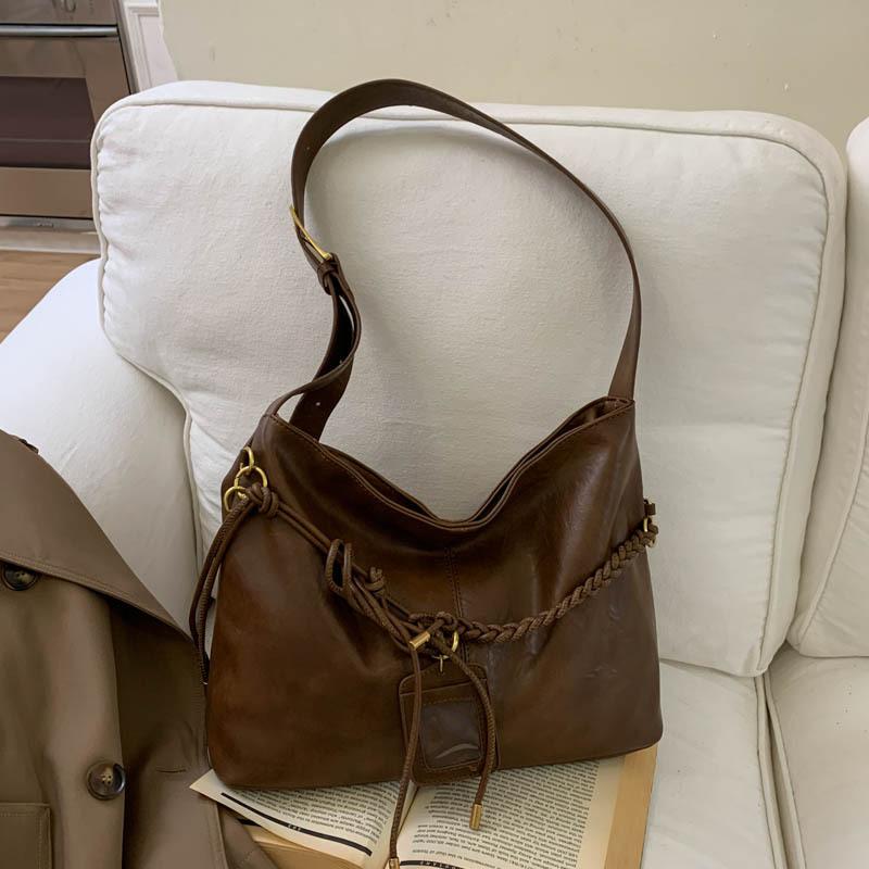 Large-capacity Retro Bag, New Fashionable and High-value Tote Bag, Textured Casual Shoulder Bag for Women