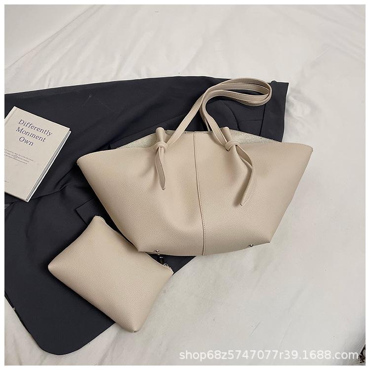 Korean Version of Temperament Commuting Large-capacity Tote Bag Women's 2025 Autumn Simple Casual Versatile Shoulder Portable Wing Bag