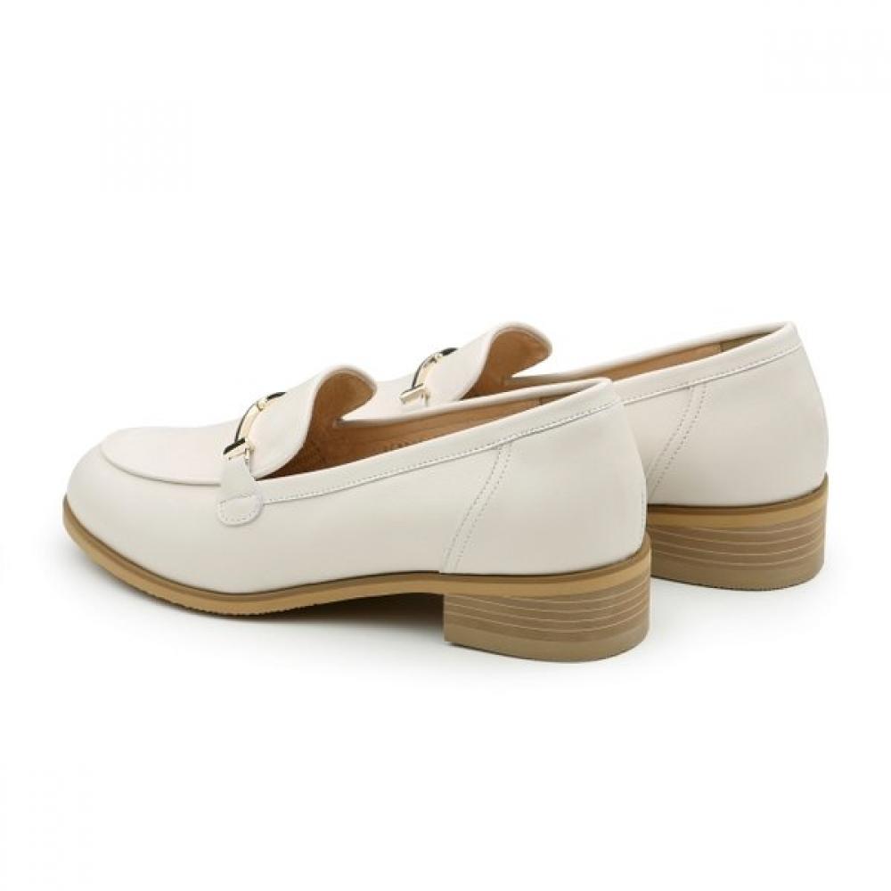 Kumkang Women Simple Metal Point Loafer Renpuc6228g9