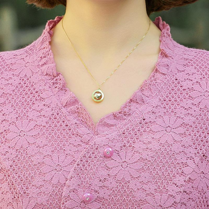 Elegantní a osvěžující krajkové šaty pro ženy středního věku