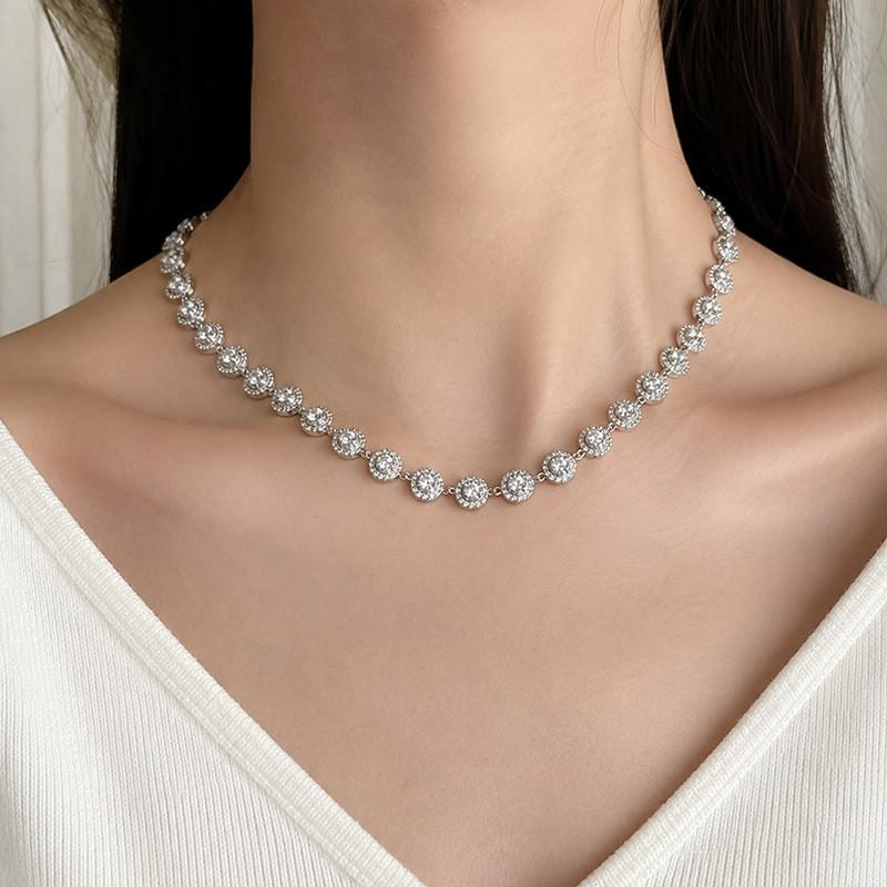 Water Diamond Titanium Steel Necklace For Women With Delicate Minimalist Design