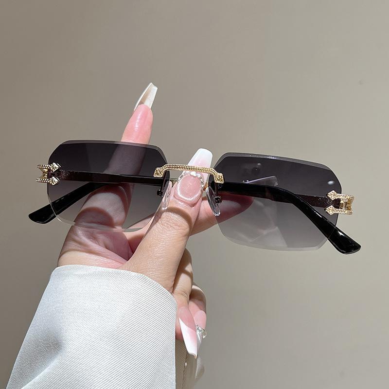 Fashion Ins Style Street Shot Trendy Sunglasses Personalized Small Frame Glasses Square Frameless Trimmed Sunglasses Women