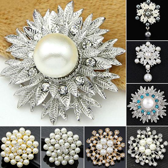 Spilla vintage con cesto di fiori, strass, rodio, pietre di luna USA fine anni '30 in vendita su Italia | spille vintage anni '30 Spilla vintage con cesto di fiori, strass, rodio, pietre di luna USA fine anni '30 in vendita su Italia | spille vintage anni '30