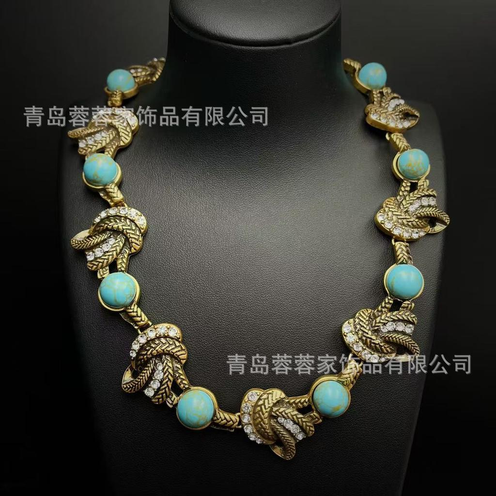 Collier Rétro Turquoise Style Vacances Nouveau pour Personne d'Âge Moyen Haut de Gamme Luxe Léger Tempérament Palace Bijoux Vintage