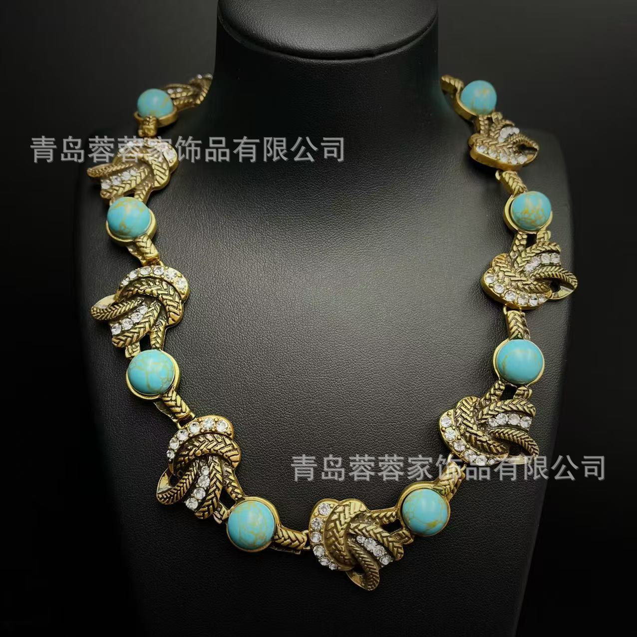 

Средний возраст Новый стиль для отпуска Бирюзовый Ретро Высококачественное ожерелье Легкая роскошь Темперамент Дворцовое Винтажное ювелирное изделие