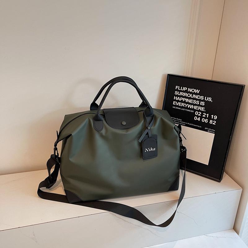 Lightweight Large Capacity Women s Travel Bag for Childbirth, Gym, Yoga, Business Trips, and Hand Luggage. зелёный
