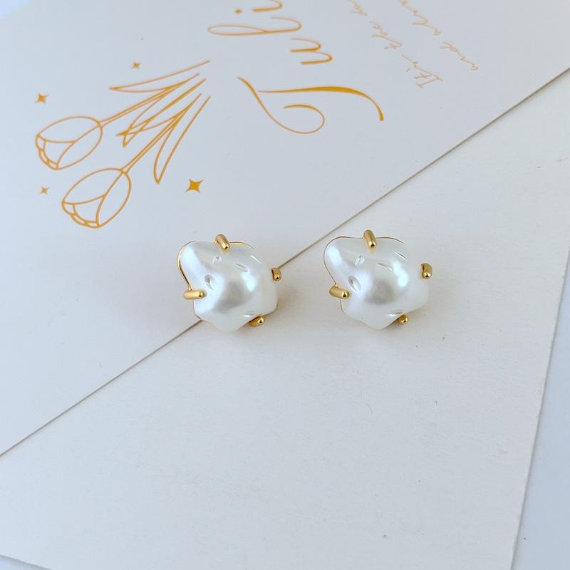 Meier New Luxury-inspired Stud Earrings: Elegant, Minimalist, Niche Design with Vintage Irregular Pearl Accents