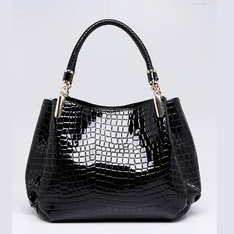 

New in autumn and winter, women s bags are trendy in Europe, America, fashion, crocodile pattern women s bags, handbags, and one shoulder bag.