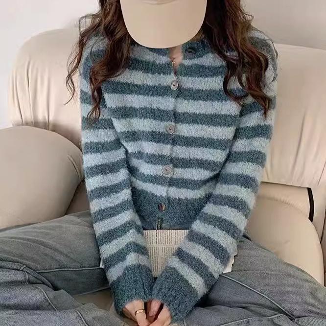 Полосатый свитер женский осенне-зимний новый мягкий восковой круглый пряжа нишевый дизайн короткий кардиган one size fits all синий