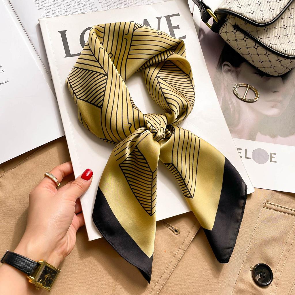 Blue and white temperament 71 small square scarf silk scarf women's new summer thin versatile fashion simple high-end scarf