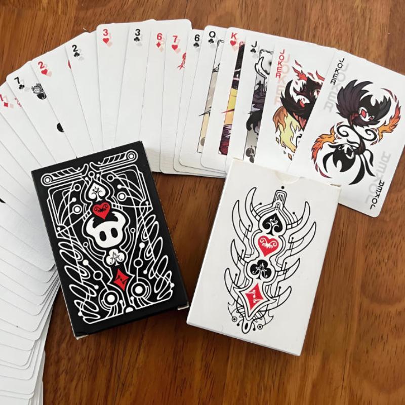Hollow Knight Schwarz Weiß Spielkarte Kartenspiel Kartengruppe Sammlerset Für Partyspiele Kartentricks Und Magie