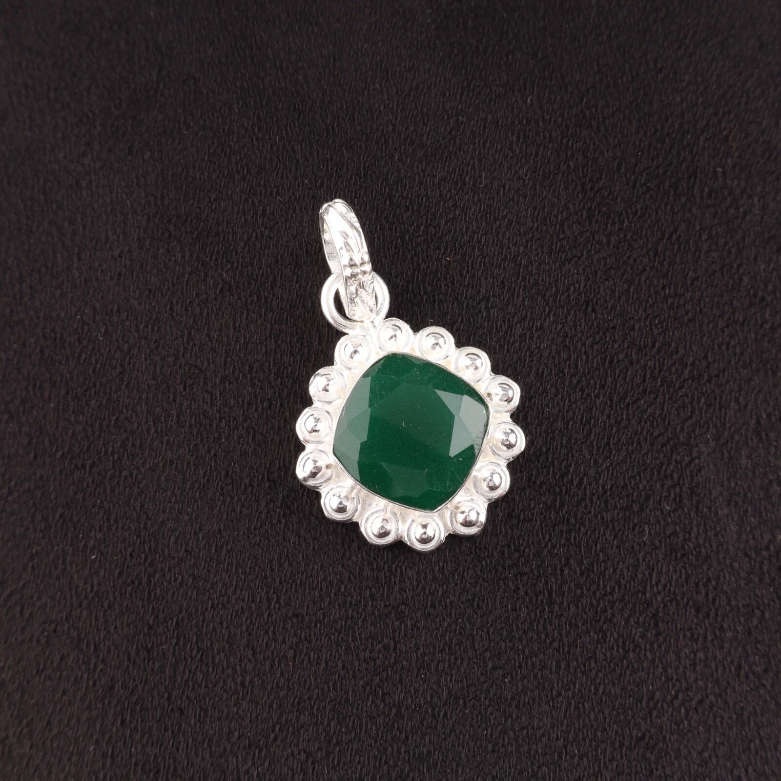 

Natural Green Onyx Sterling Silver Birthday Engagement Anniversary Gift Pendant PP-34-16