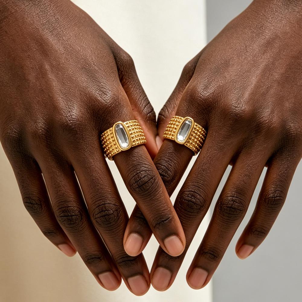 YueShi French Retro Zircon Ring - Elegant Wide Design Jewelry.