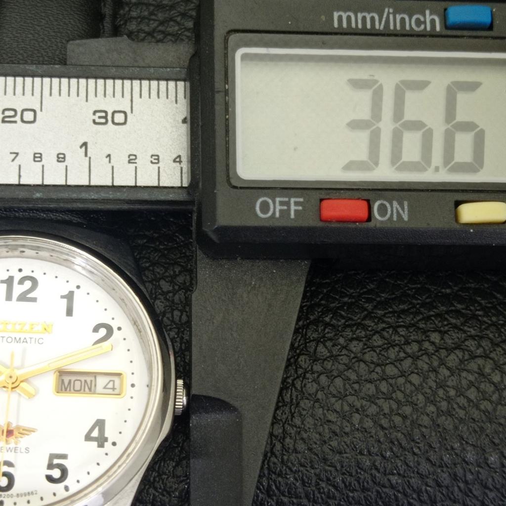 AUTOMATIC VINTAGE CITIZEN 8200 JAPAN MENS WHITE COLOR DIAL WATCH a702133-5 R208-a702133