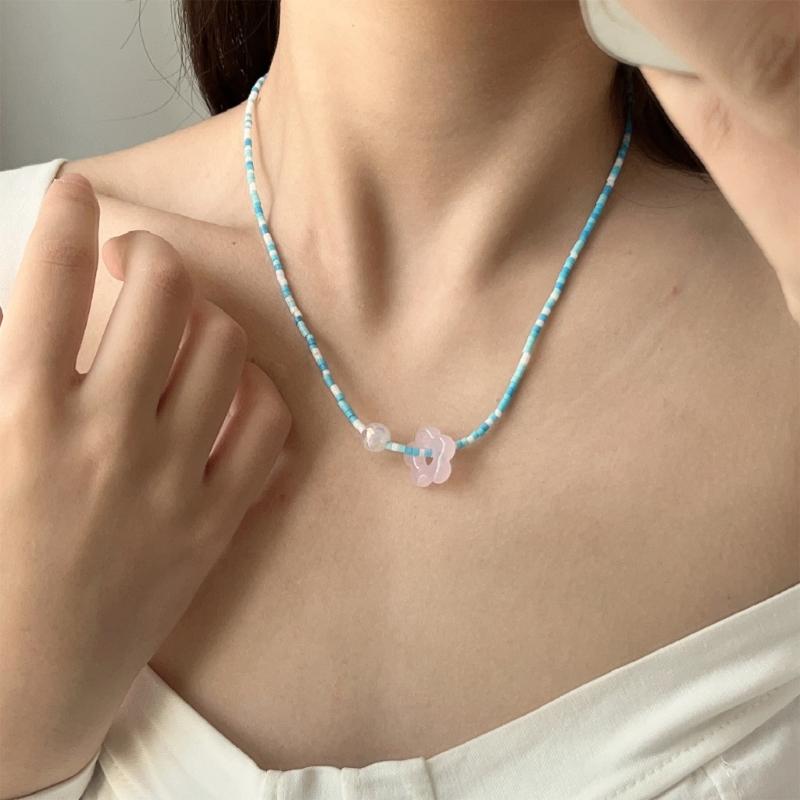 Resin Flower Pendant Necklace Crystal Bead Choker Sweet Dopamine Clavicle Chain Choker Jewelry for Women Girl Teen