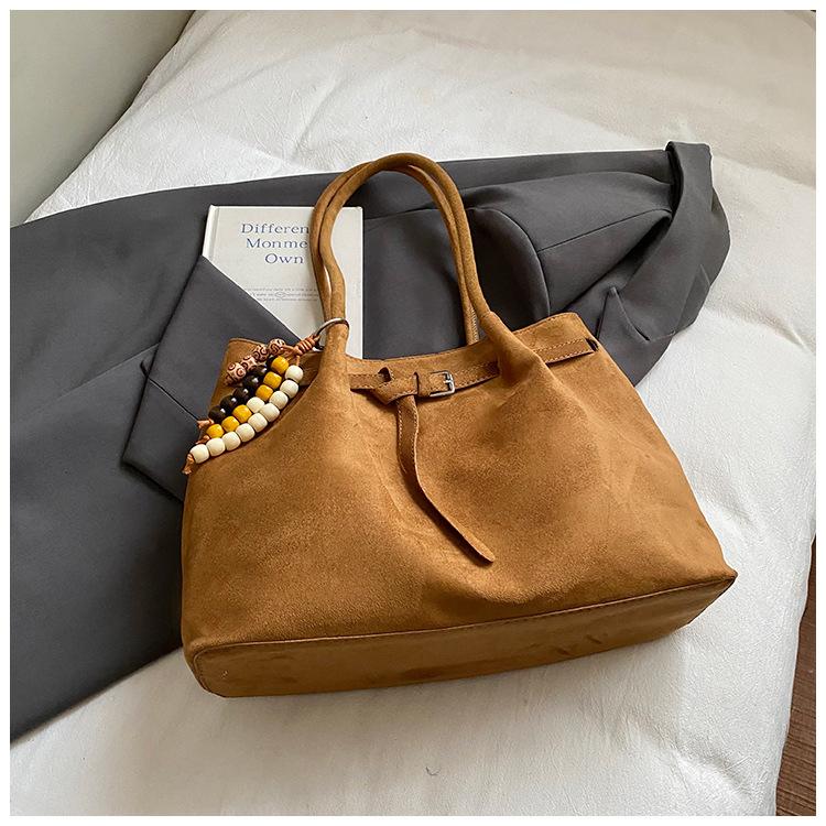 Retro high-value underarm bag women's 2025 new large-capacity suede tote bag simple shoulder commuter bag