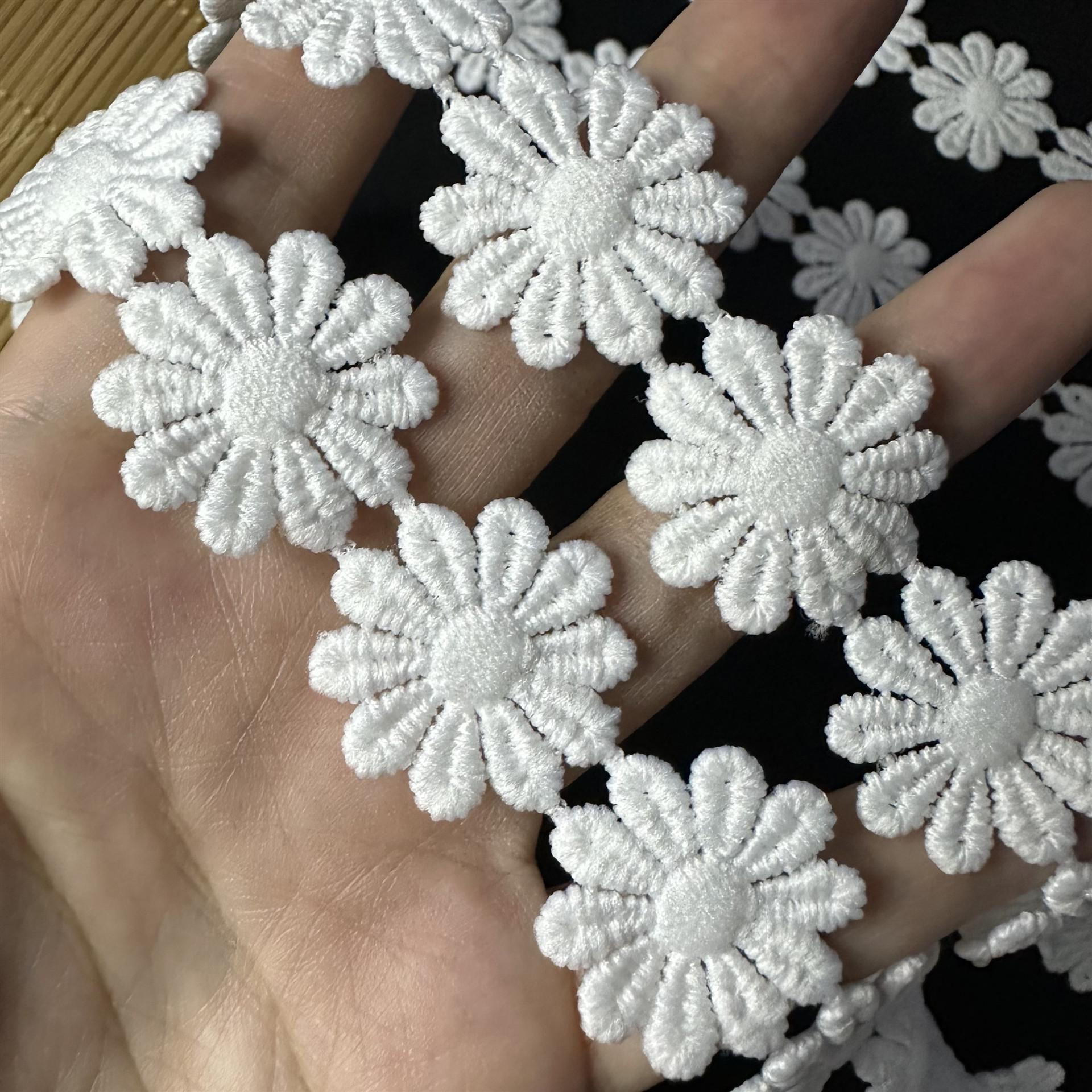 

10-лепестковая маргаритка, молочное шелковое кружево: 2,5 см. Одежда ручной работы, аксессуары для волос и рождественский декор