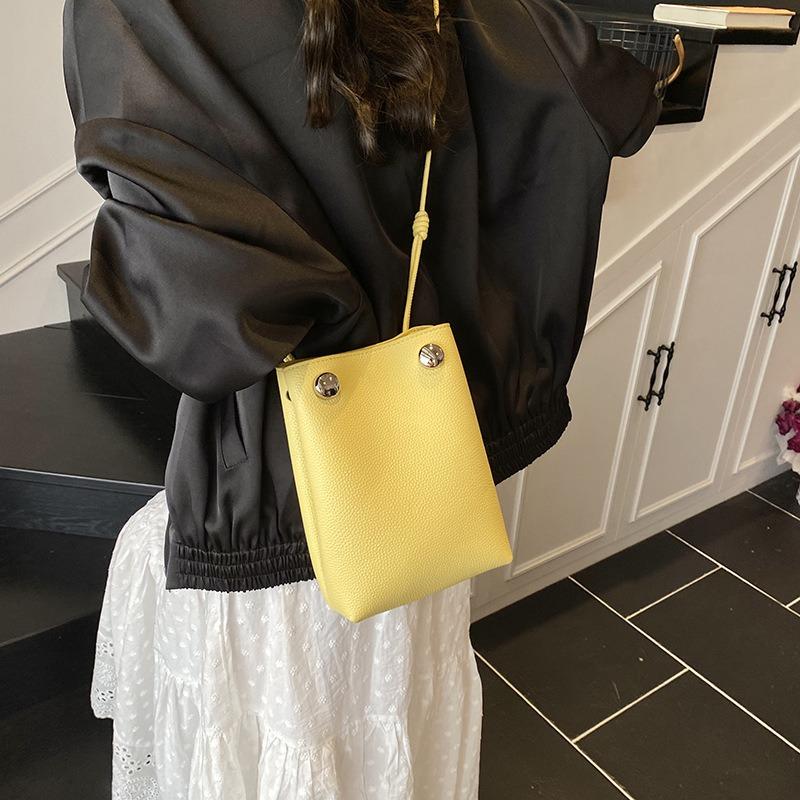 Mobile Phone Bag Niche Design Saddle Bag Casual Armpit Bag Fashionable Versatile Single Shoulder Crossbody Small Bag Women