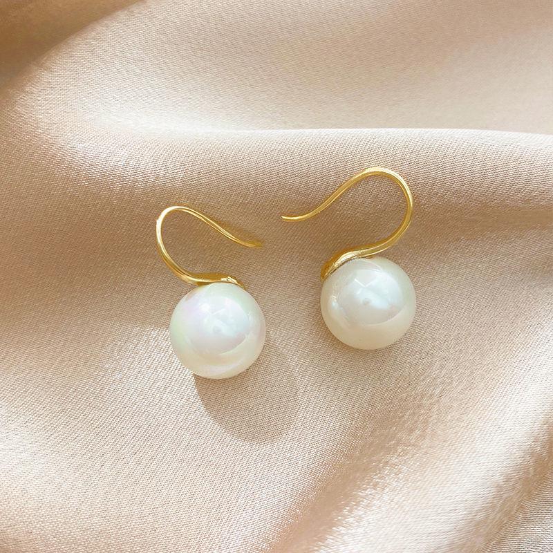 2024 Trendy Retro Frosted Red Pearl Ear Hook Earrings - High-End Autumn/Winter Accessory