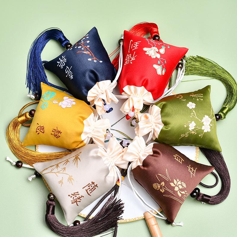 Embroidery Dragon Boat Festival Sachet: Chinese Style Aromatherapy Purse