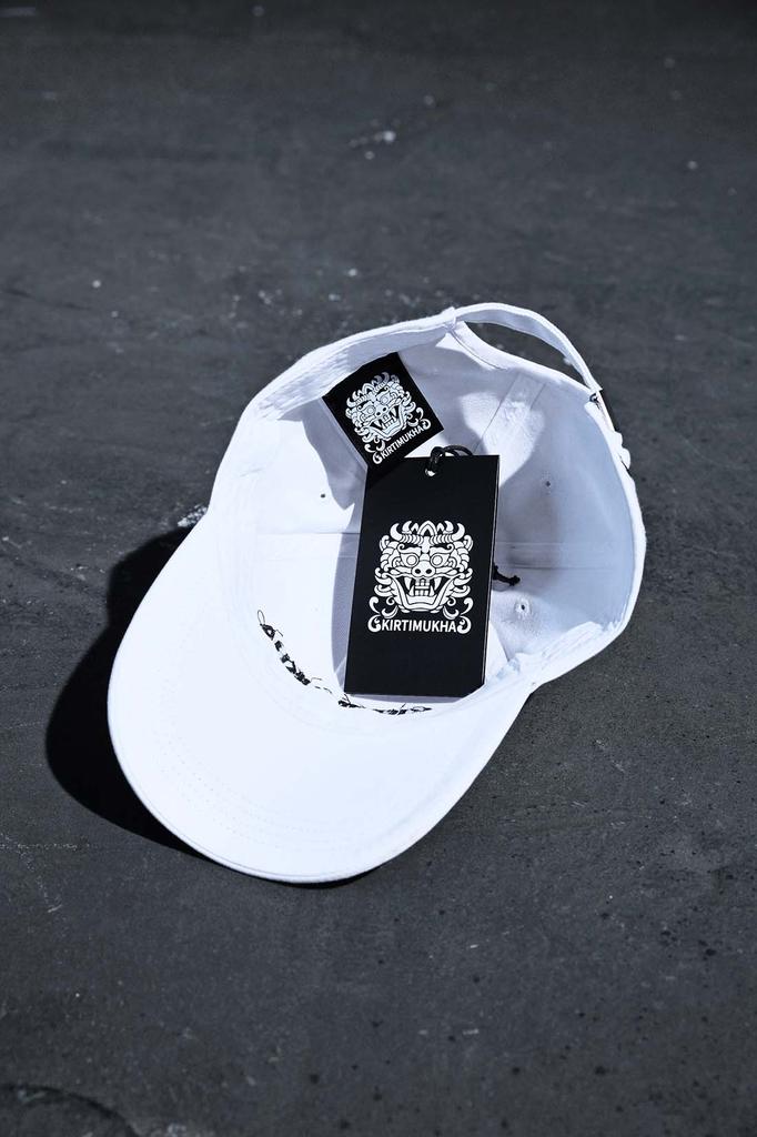 Kileutimuka Lettering Embroidered Ball Cap White